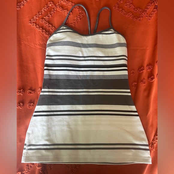 lululemon athletica Tops - Lululemon Y tank with built in bra size small size 4